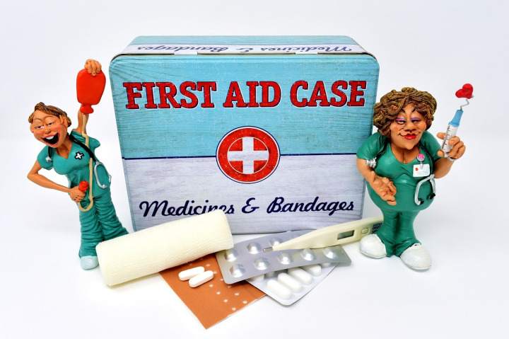 bandage training first aid kit